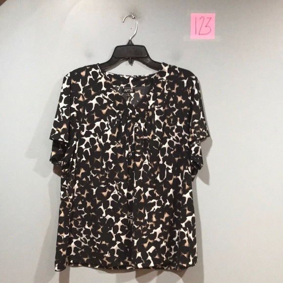Apt. 9 Tops - Nice Top 3/$13 🙂